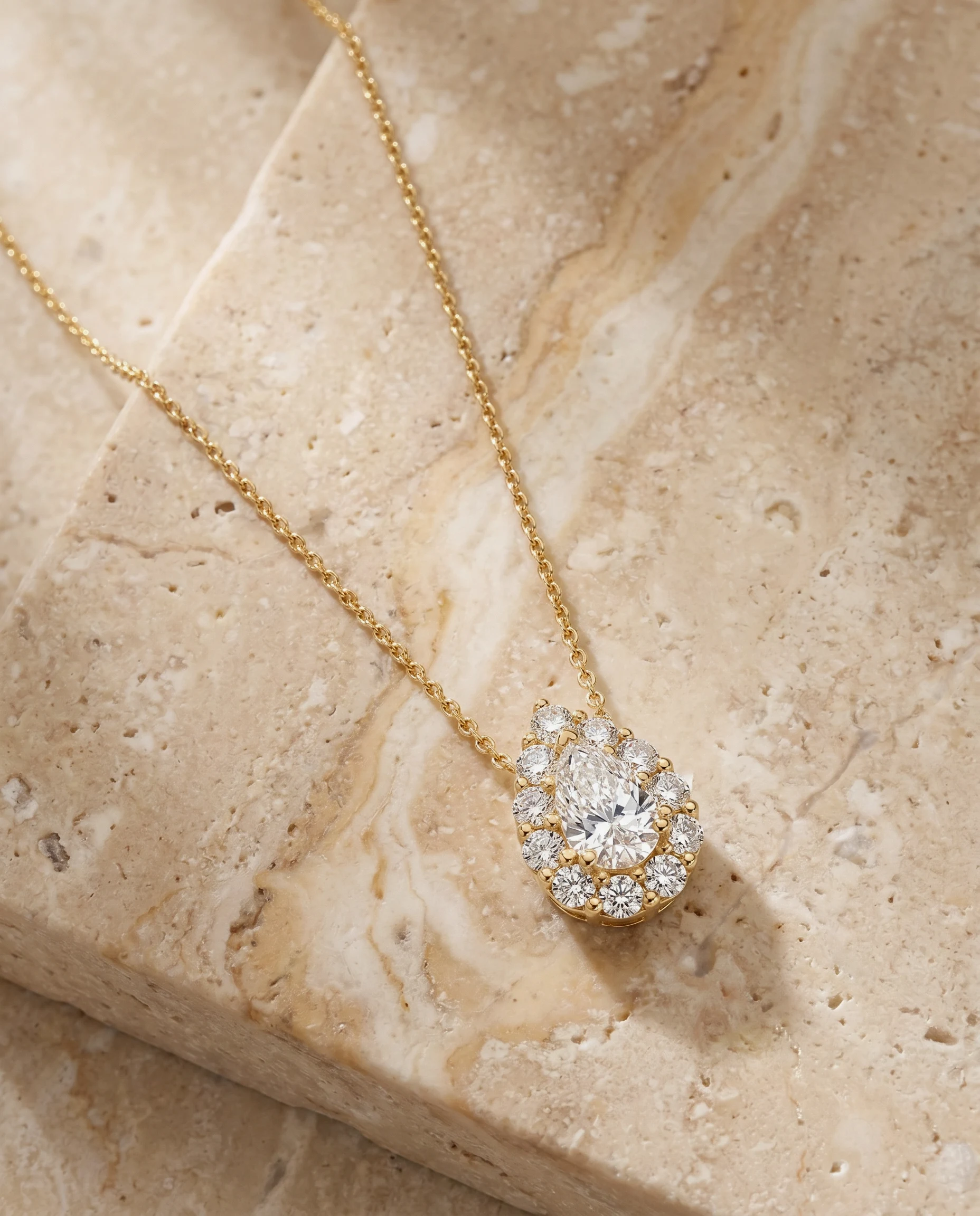 Pear Éclat Necklace