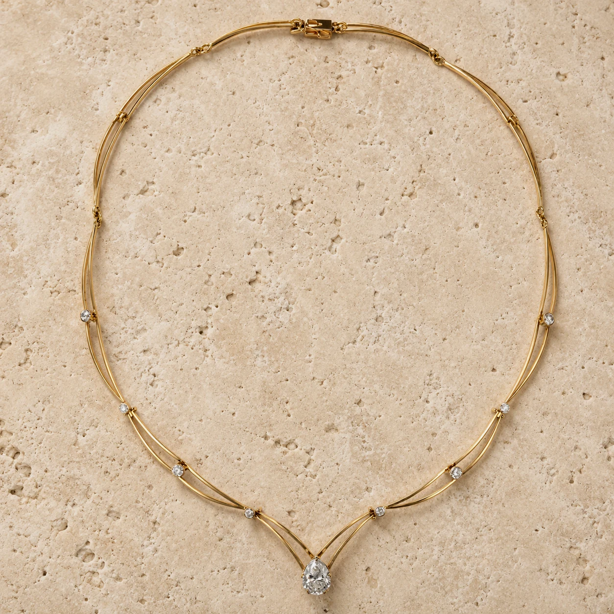 Neuf Lumière Necklace